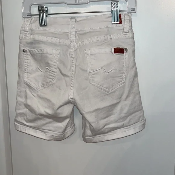 White button fly shorts - Picture 3 of 5